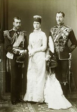 ALEXANDRA WITH HER SONS PRINCE ALBERT VICTOR AND PRINCE GEORGE IN 1889