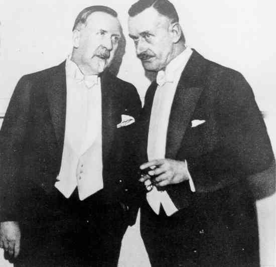 Thomas Mann (right) - Heinrich Mann (left)